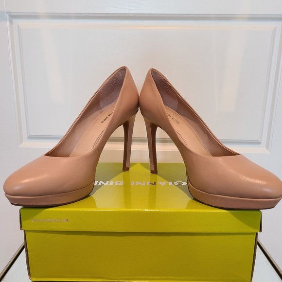 Gianni Bini Leighanne High Heels - Picture 2 of 5